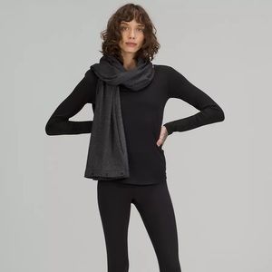 Lululemon Snap Scarf